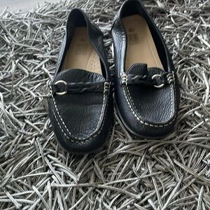Black 8 1/2 faded glory dress shoe